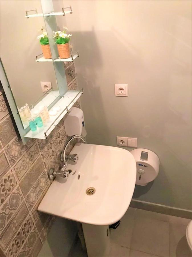 Ambrosador Guest House Ambrolauri Ngoại thất bức ảnh