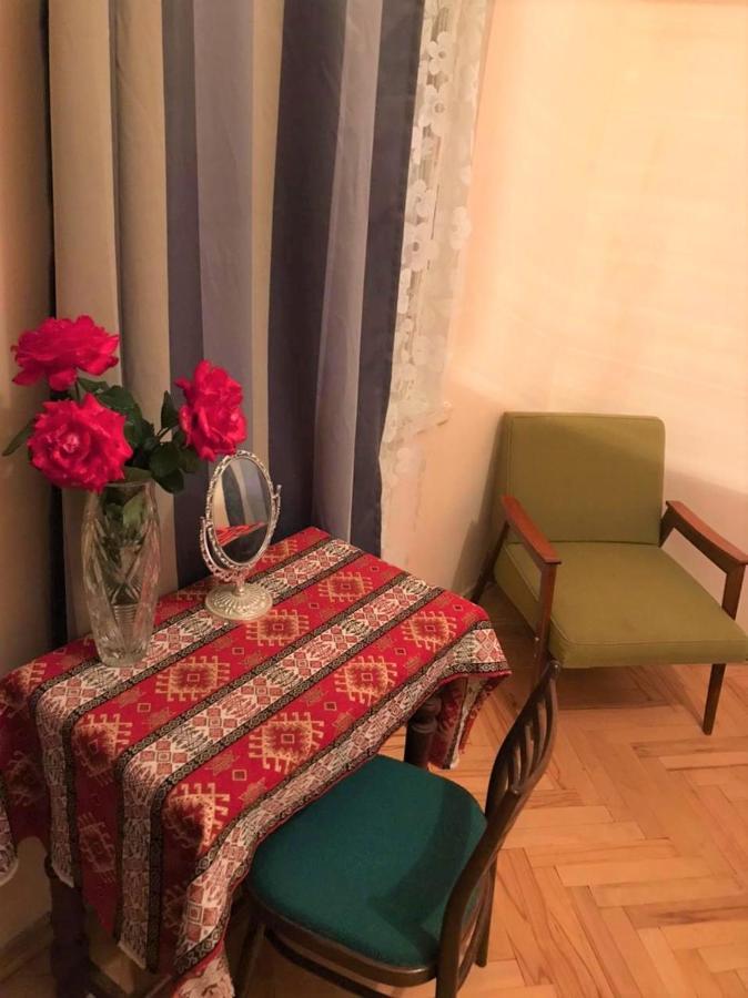 Ambrosador Guest House Ambrolauri Ngoại thất bức ảnh