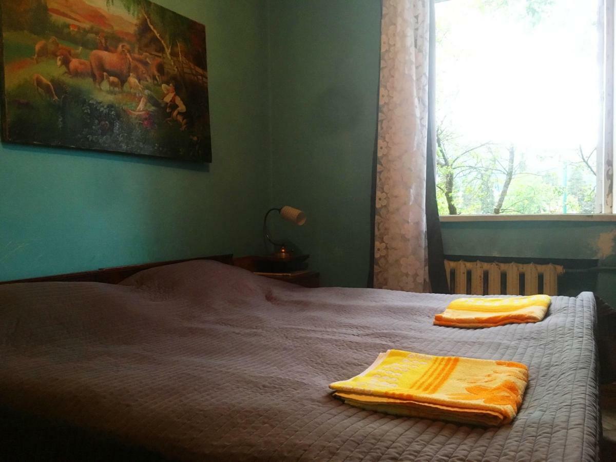 Ambrosador Guest House Ambrolauri Ngoại thất bức ảnh