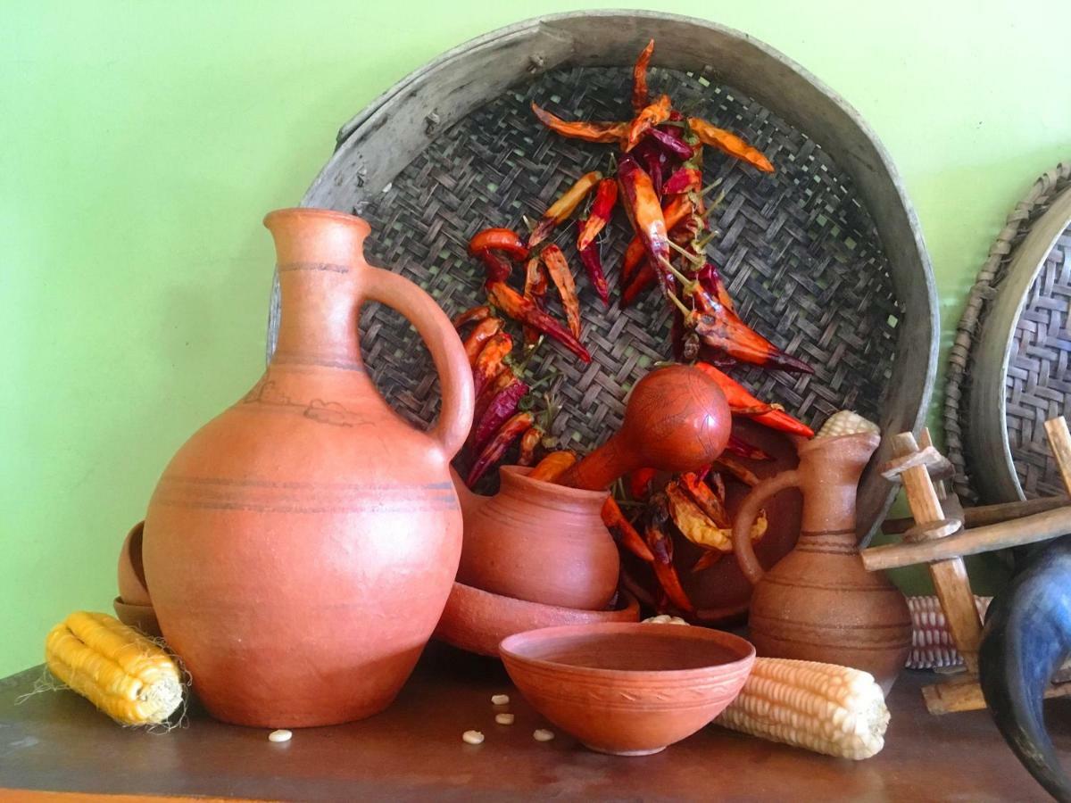 Ambrosador Guest House Ambrolauri Ngoại thất bức ảnh