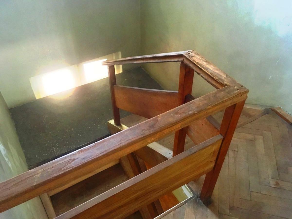 Ambrosador Guest House Ambrolauri Ngoại thất bức ảnh
